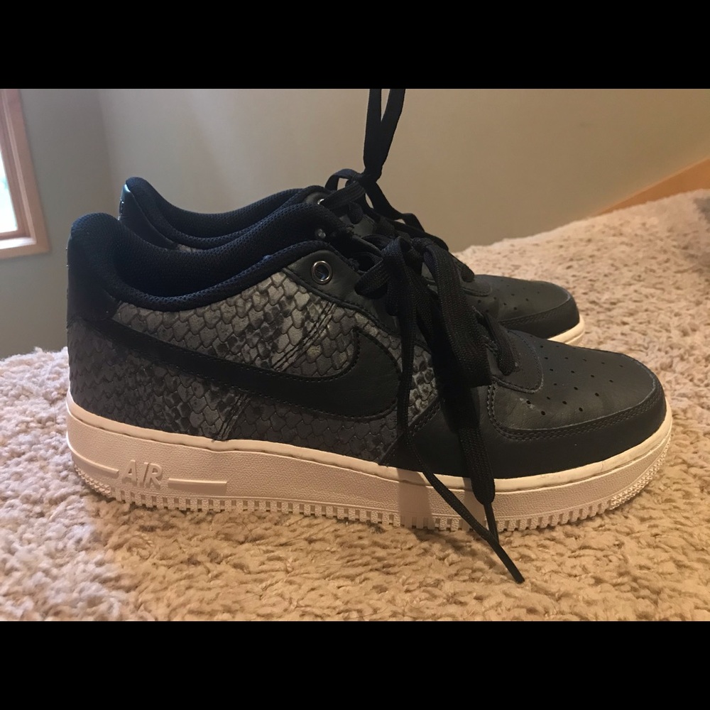 Nike Air Force 1 LV8 Anthracite sneakers